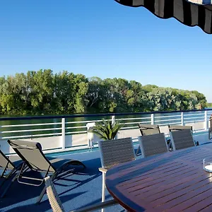 Bateau A Quai Le Chardonnay 4*, Avignon France