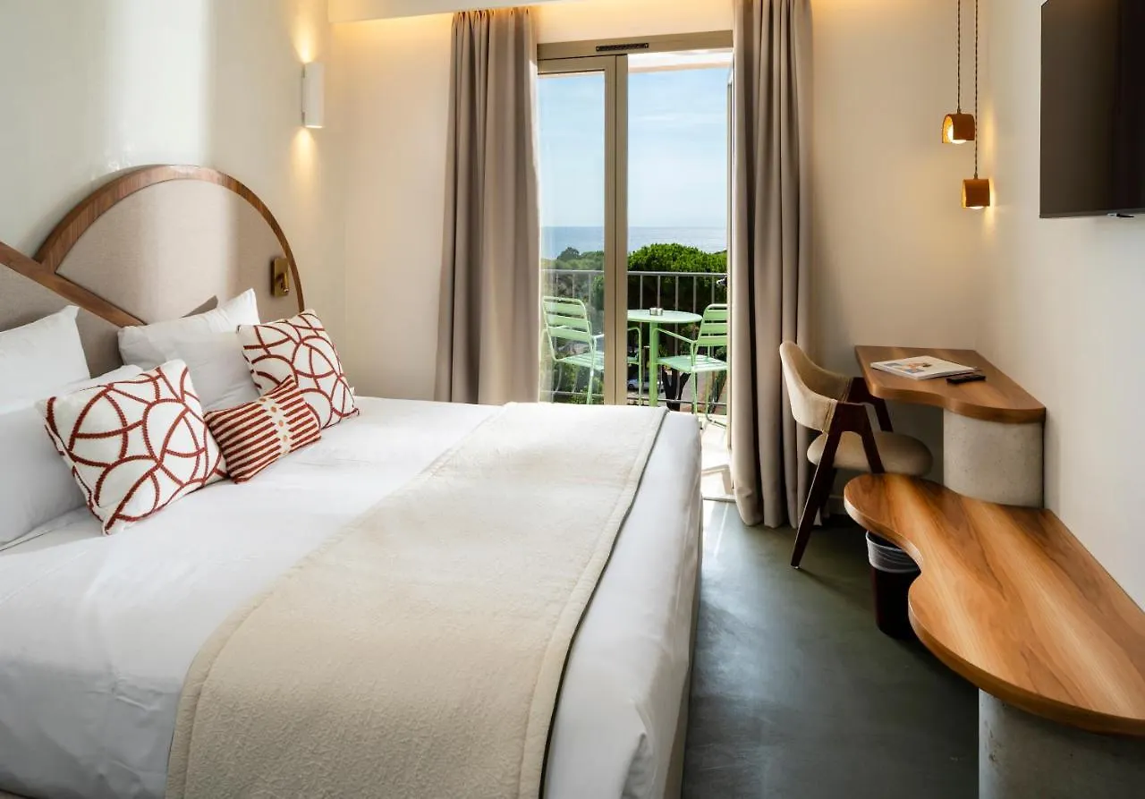 Hotel Du Parc Cavalaire Sur Mer  Cavalaire-sur-Mer